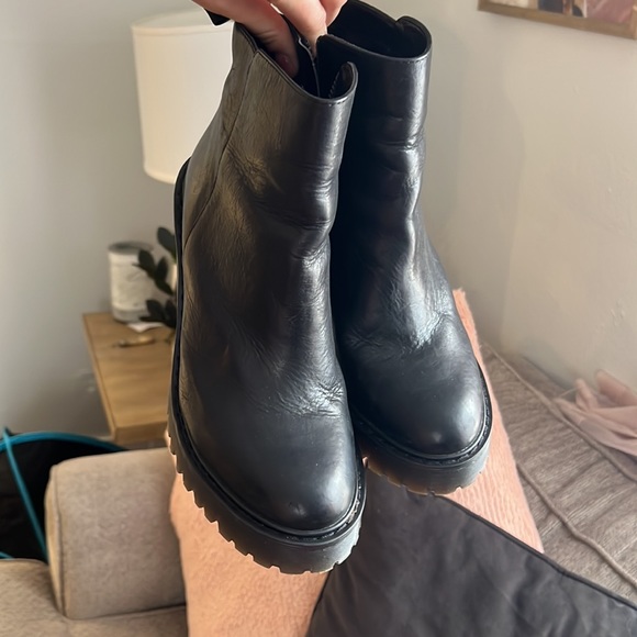Dr Marten Magdalena boots. - Picture 2 of 3